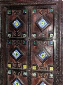 carved_antique_almirah